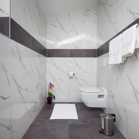 Nicole Fuer 10 Personen In By Interhome Vikendica *